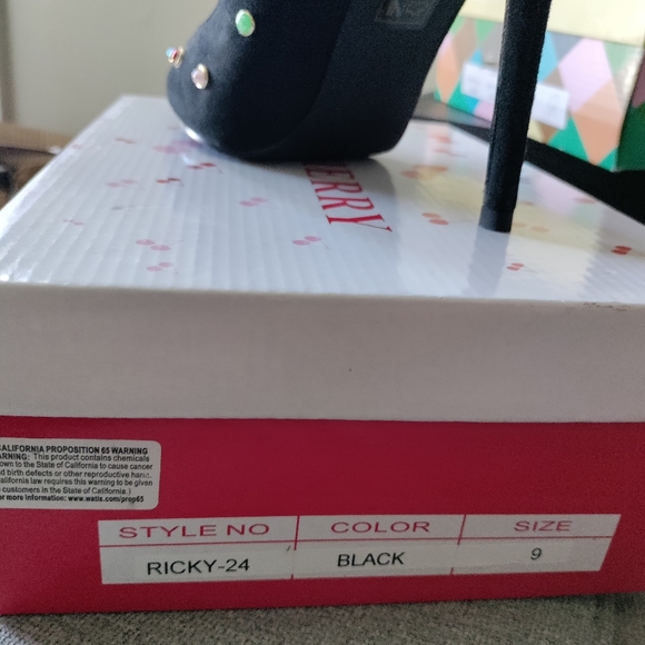 Jeweled Black Pump Heel - Picture 3 of 3